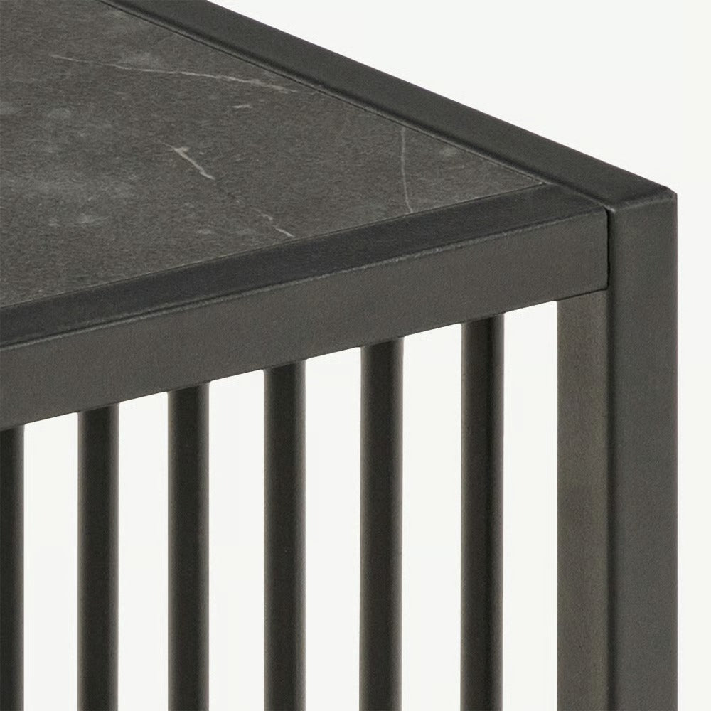 Βοηθητικό Τραπέζι Όψη Μαύρου Μαρμάρου και Μεταλλική Βάση